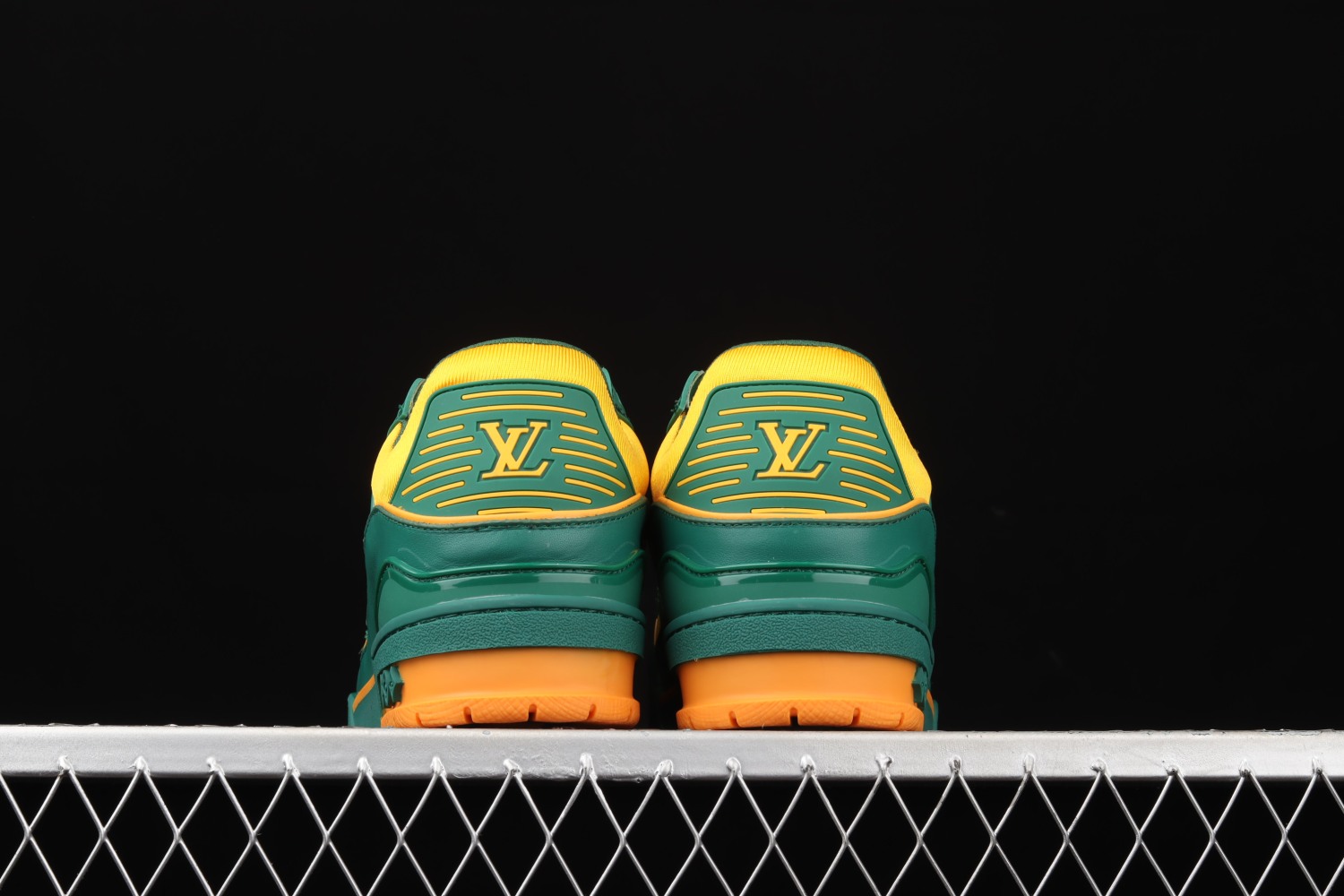 Lo**s Vu**ton Trainer Green Orange 1A8WFY