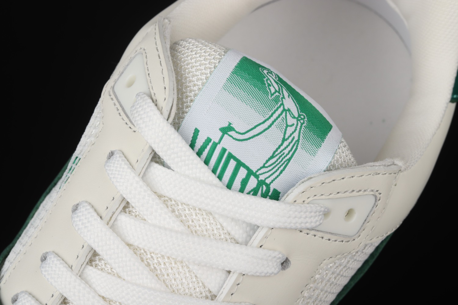 Lo**s Vu**ton Trainer Green Mesh 1A98V1
