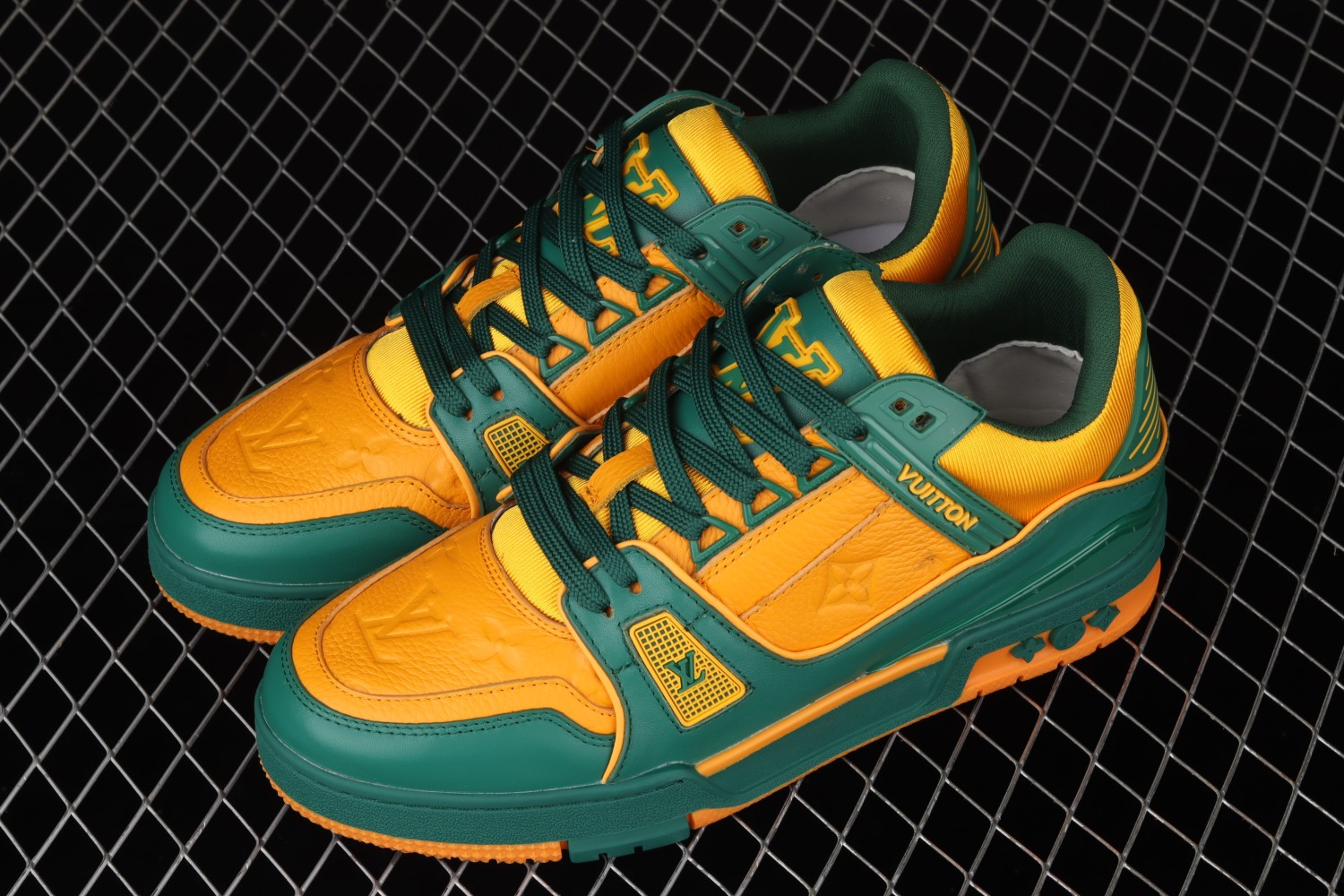 Lo**s Vu**ton Trainer Green Orange 1A8WFY