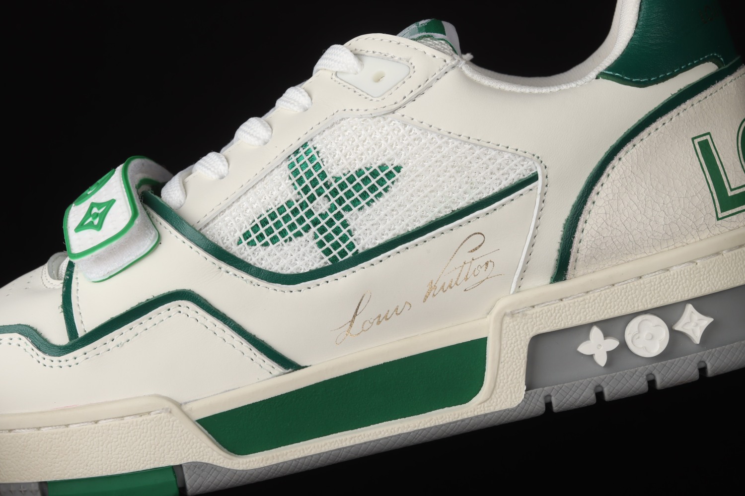Lo**s Vu**ton Trainer Green Mesh 1A98V1