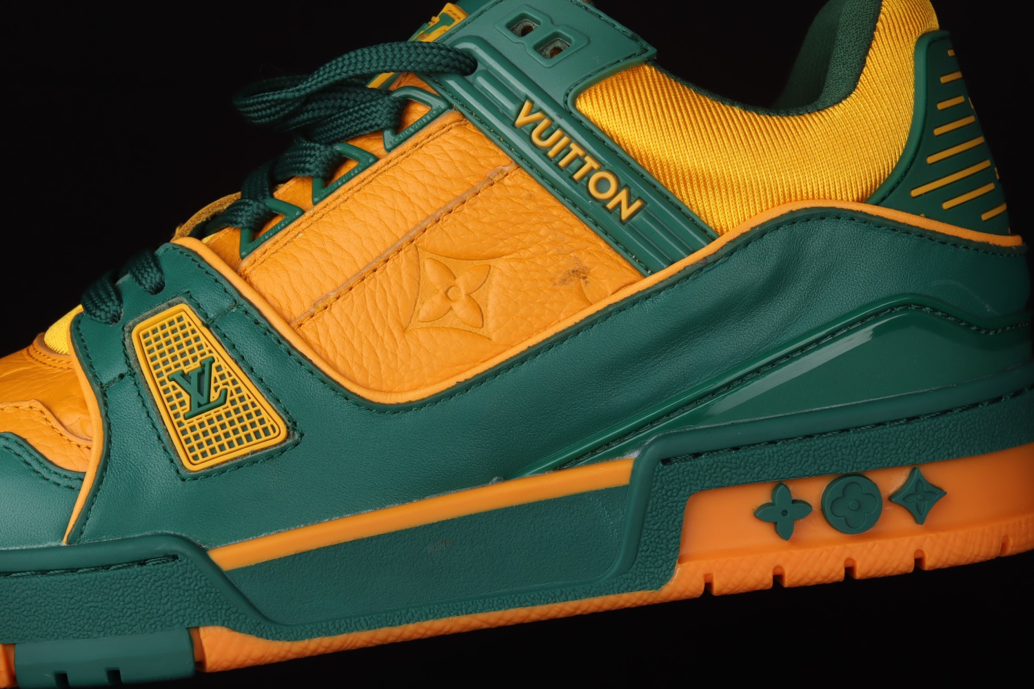Lo**s Vu**ton Trainer Green Orange 1A8WFY