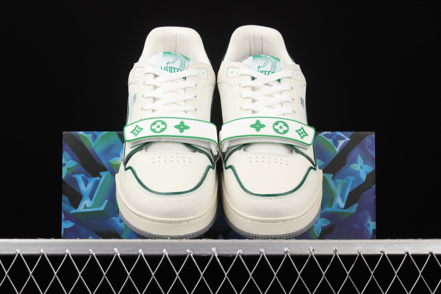 Lo**s Vu**ton Trainer Green Mesh 1A98V1