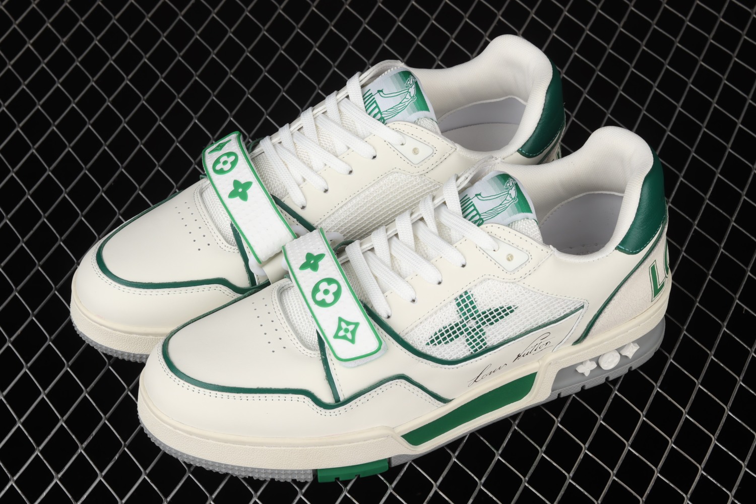 Lo**s Vu**ton Trainer Green Mesh 1A98V1