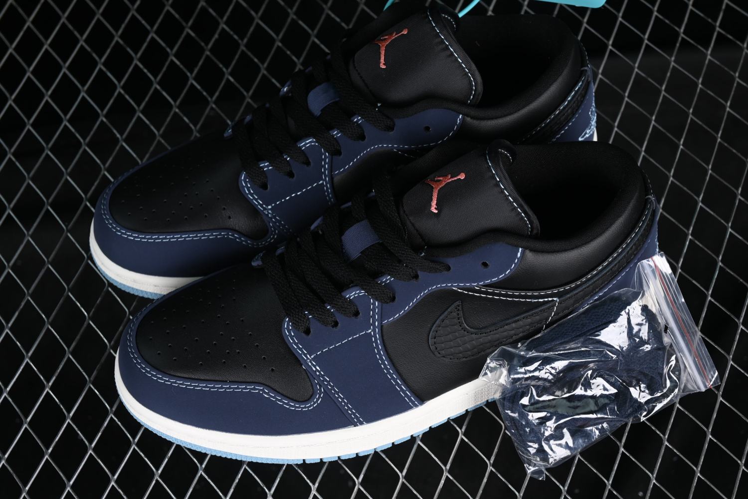 Jordan 1 Low AJ1 FJ5478-010