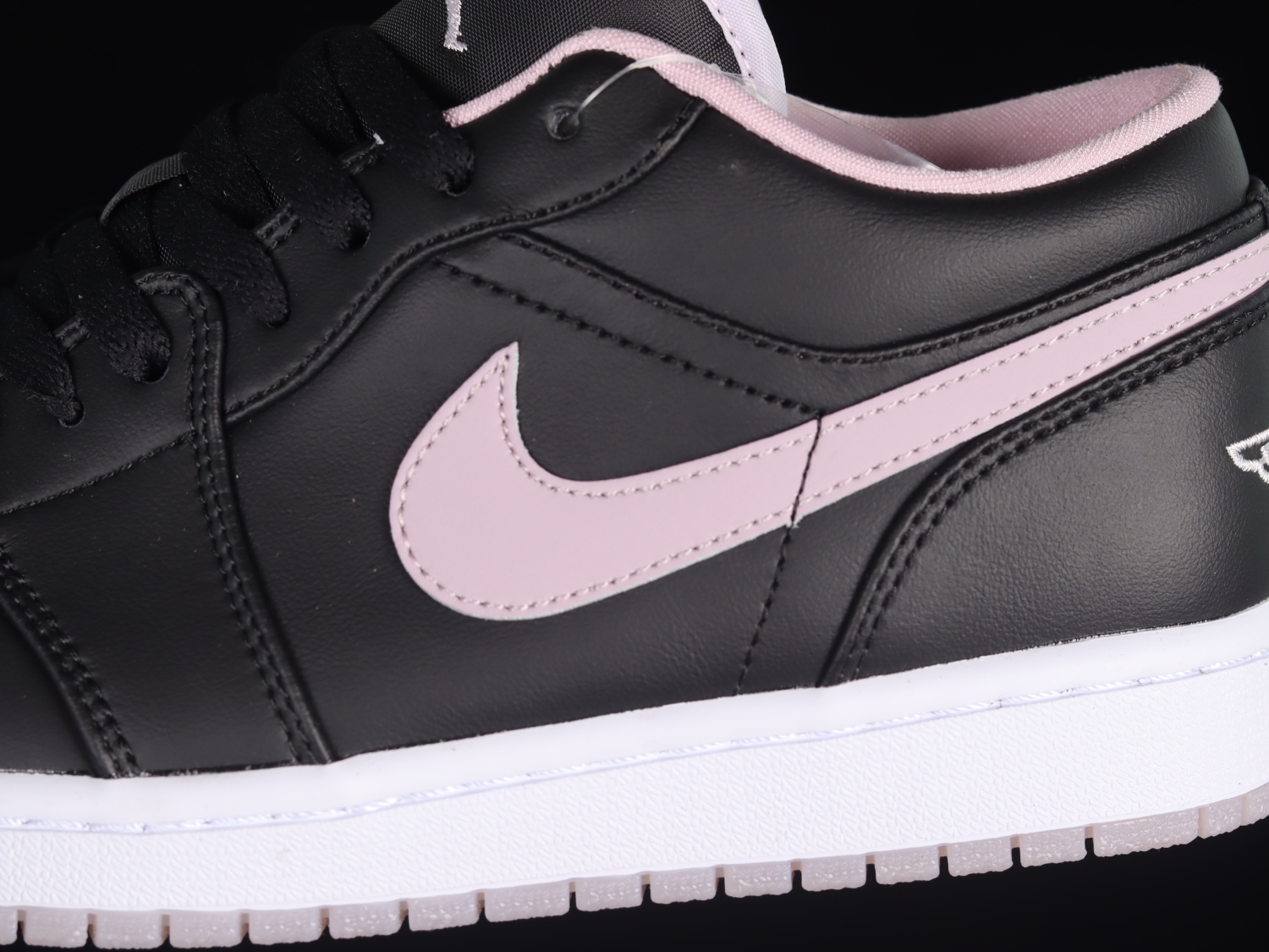 Jordan 1 Low SE Black Iced Lilac DV1309-051