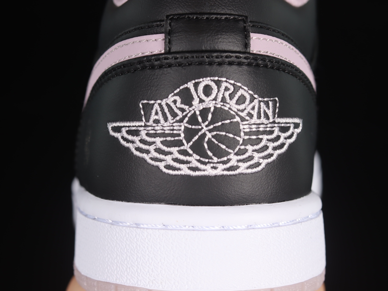 Jordan 1 Low SE Black Iced Lilac DV1309-051