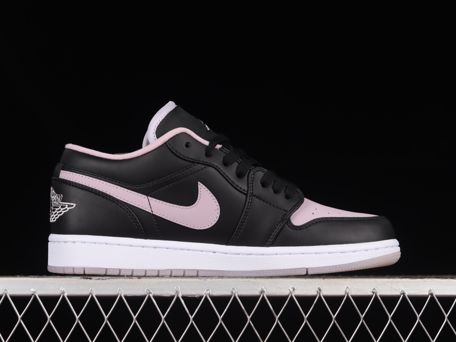 Jordan 1 Low SE Black Iced Lilac DV1309-051