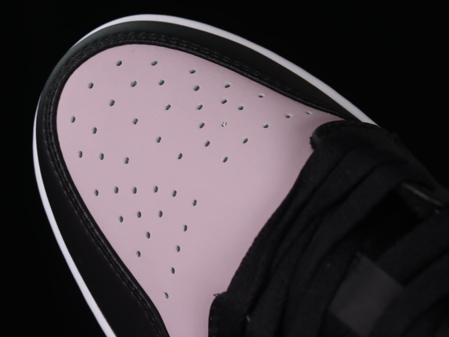 Jordan 1 Low SE Black Iced Lilac DV1309-051