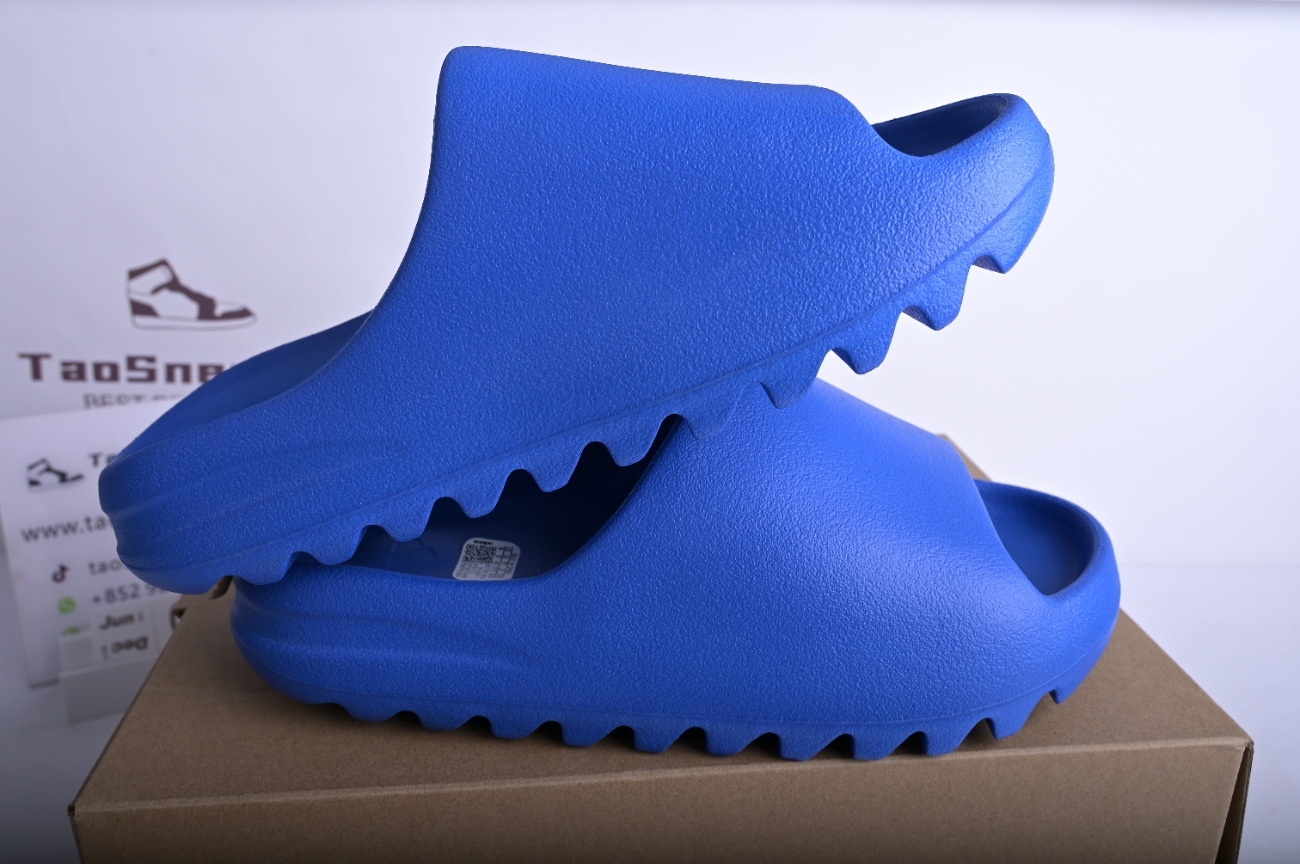 adidas Yeezy Slide Azure ID4133