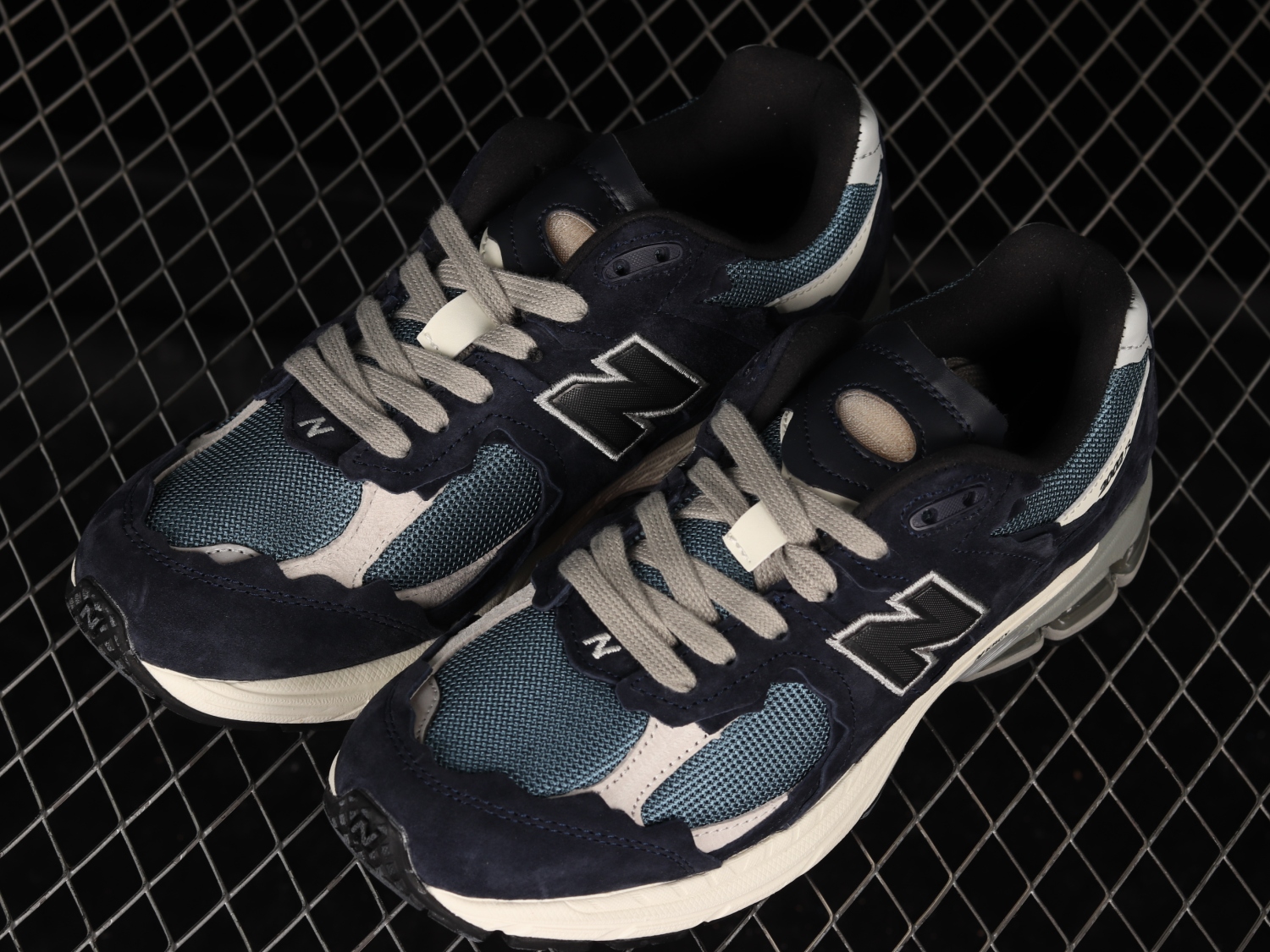 New Bal*nce 2002R Protection Pack Dark Navy M2002RDF