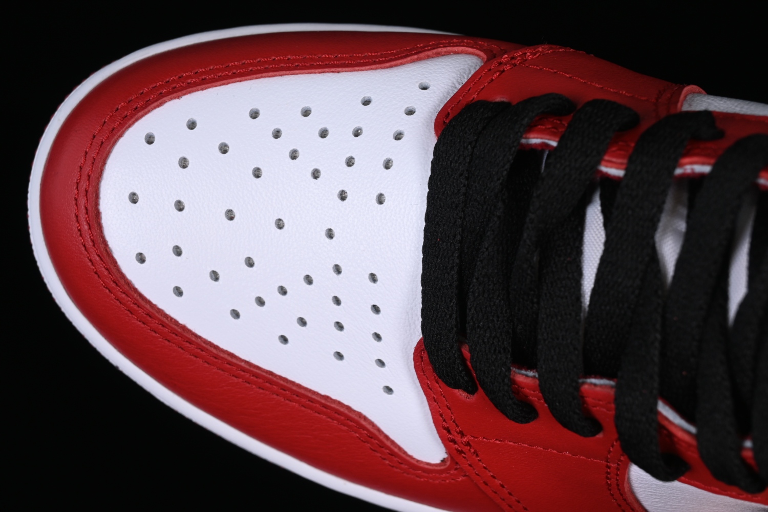 Jordan 1 Retro Chicago (2015) 555088-101
