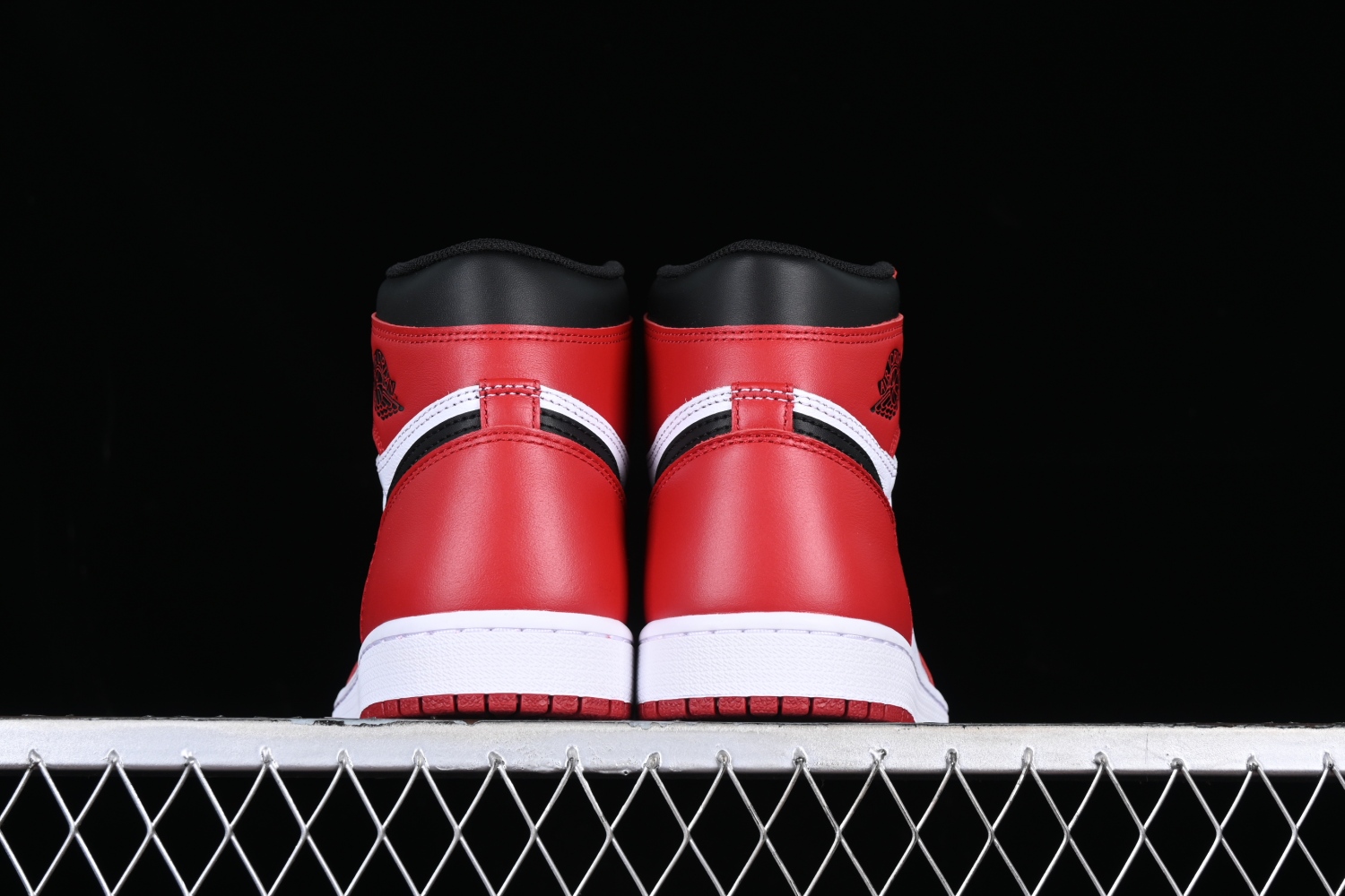 Jordan 1 Retro Chicago (2015) 555088-101