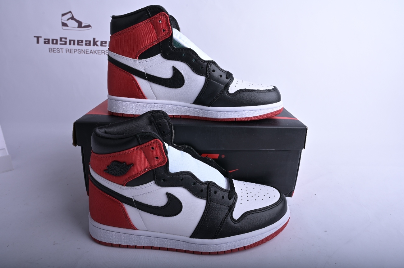 Jordan 1 Retro High Satin Black Toe (W) CD0461-016