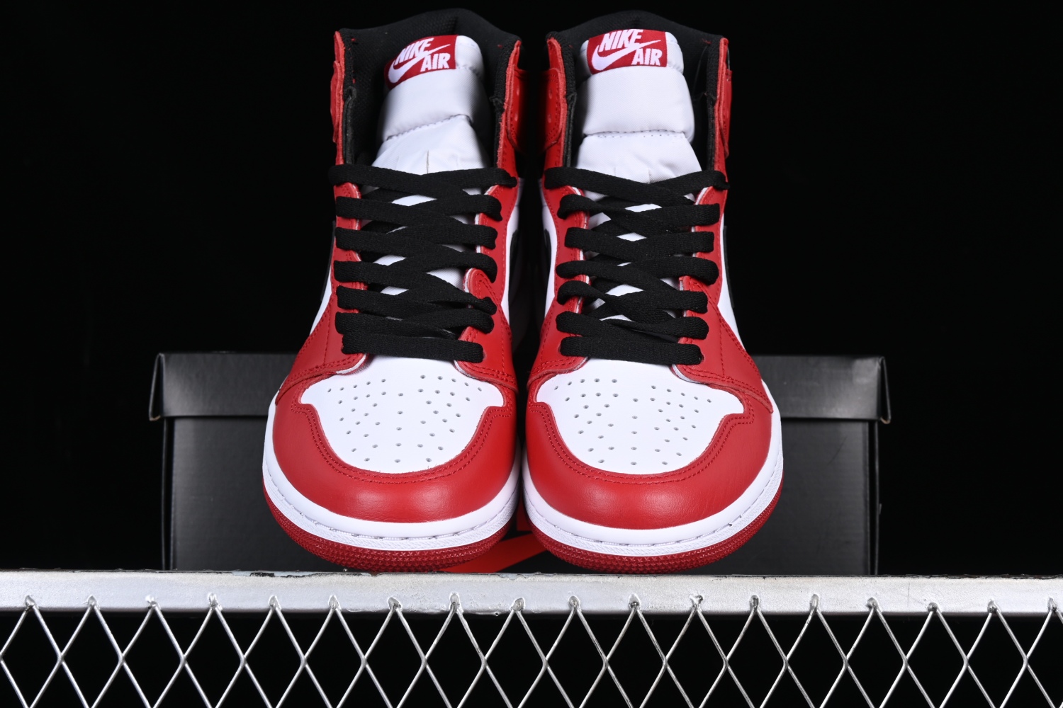 Jordan 1 Retro Chicago (2015) 555088-101