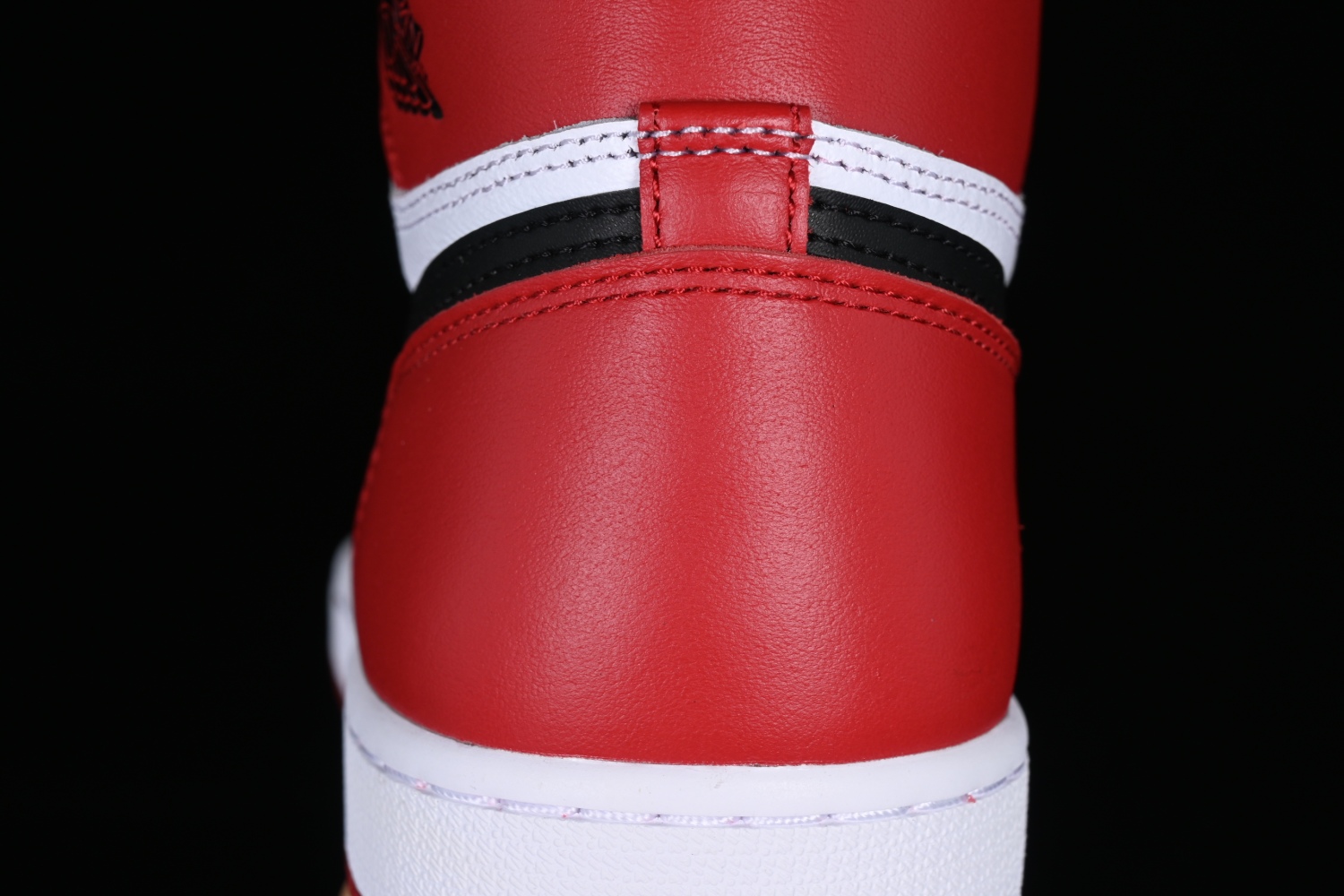 Jordan 1 Retro Chicago (2015) 555088-101