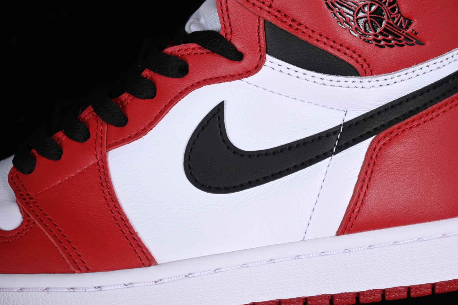 Jordan 1 Retro Chicago (2015) 555088-101