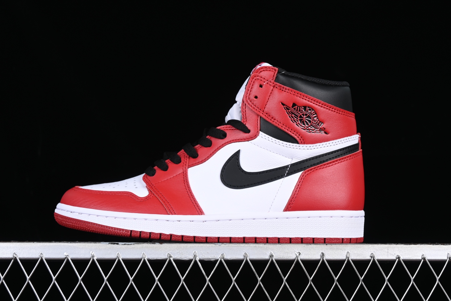 Jordan 1 Retro Chicago (2015) 555088-101