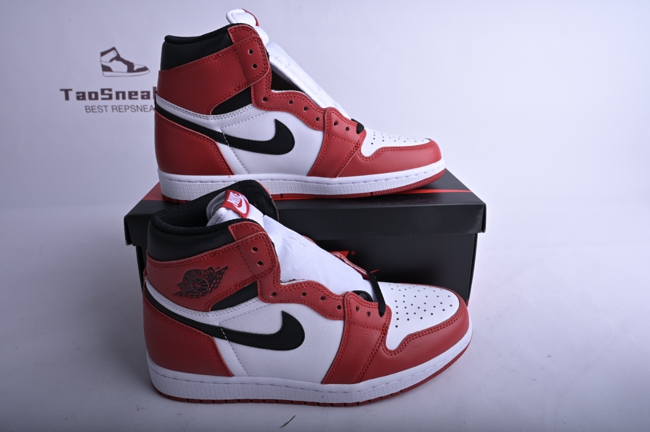Jordan 1 Retro Chicago (2015) 555088-101
