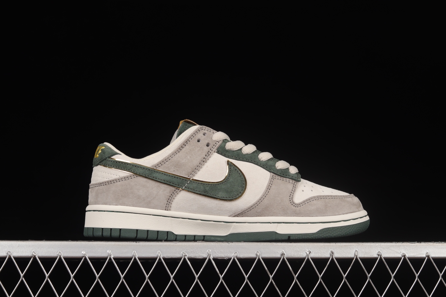 Otomo Katsuhiro x NK SB Dunk Low  Steamboy OST  LF0039-011