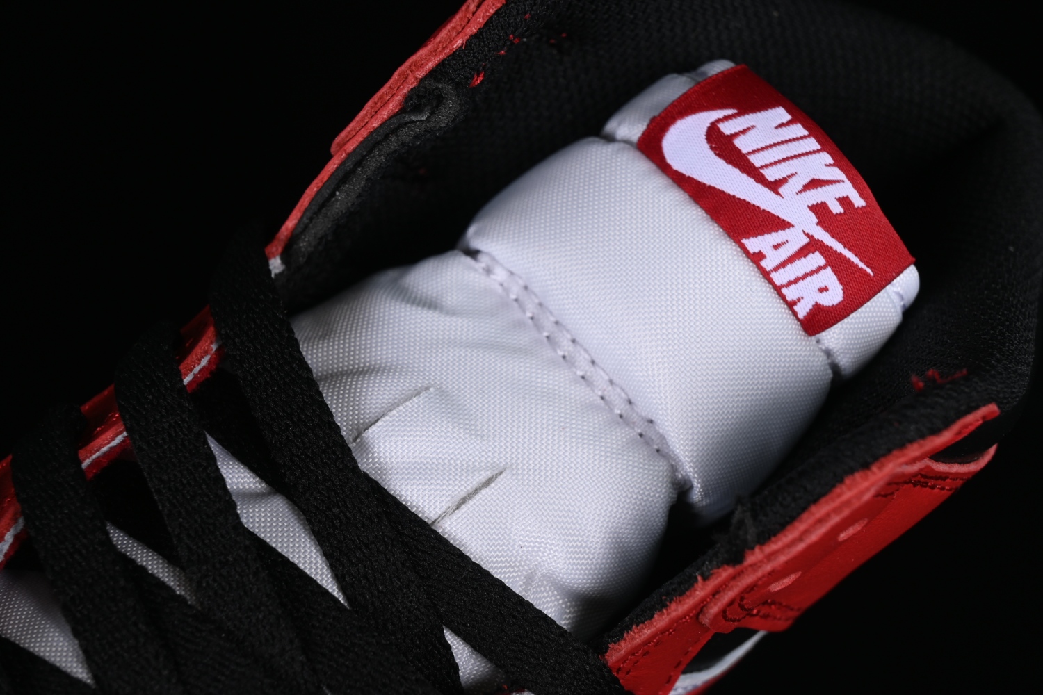 Jordan 1 Retro Chicago (2015) 555088-101