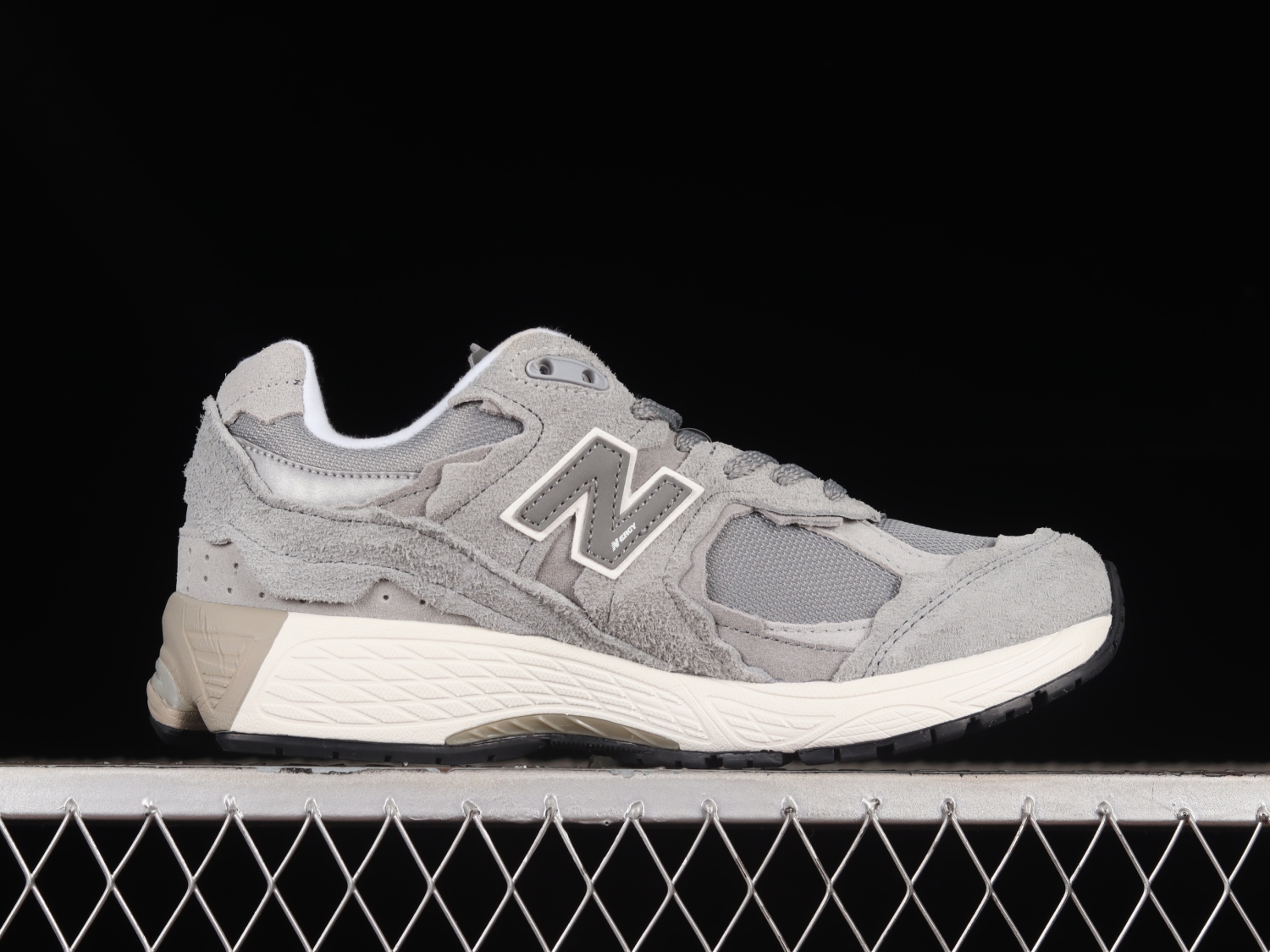 New Bal*nce 2002R Protection Pack Grey M2002RDM