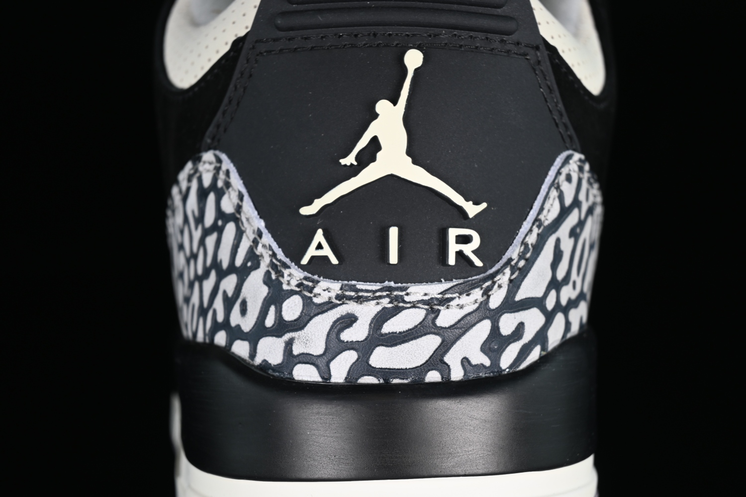 Jordan 3 Retro  Off Noir CK9246-001