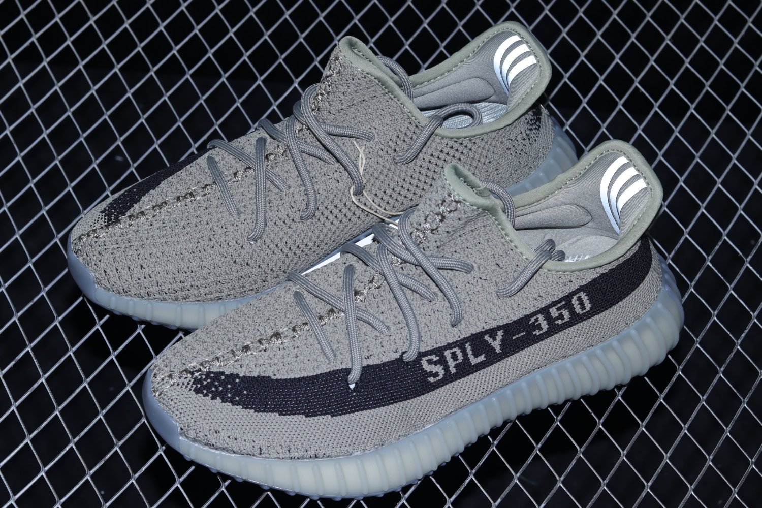 adidas Yeezy Boost 350 V2 Granite HQ2059