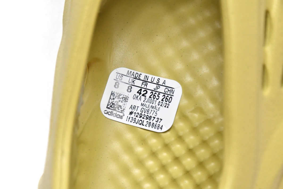 adidas Yeezy Foam RNNR Sulfur GV6775