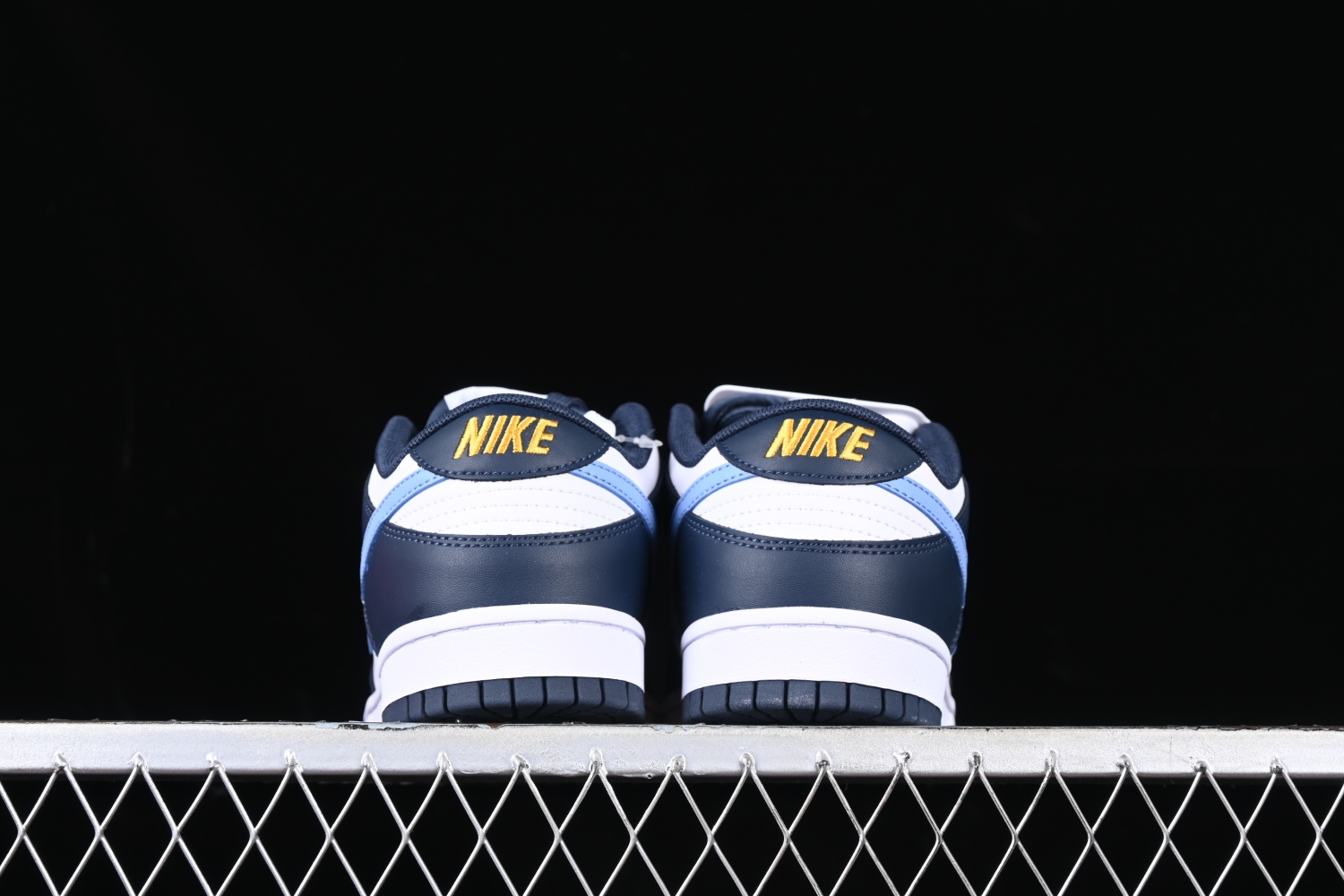 Nike Dunk Low Midnight Navy University Blue FN7800-400