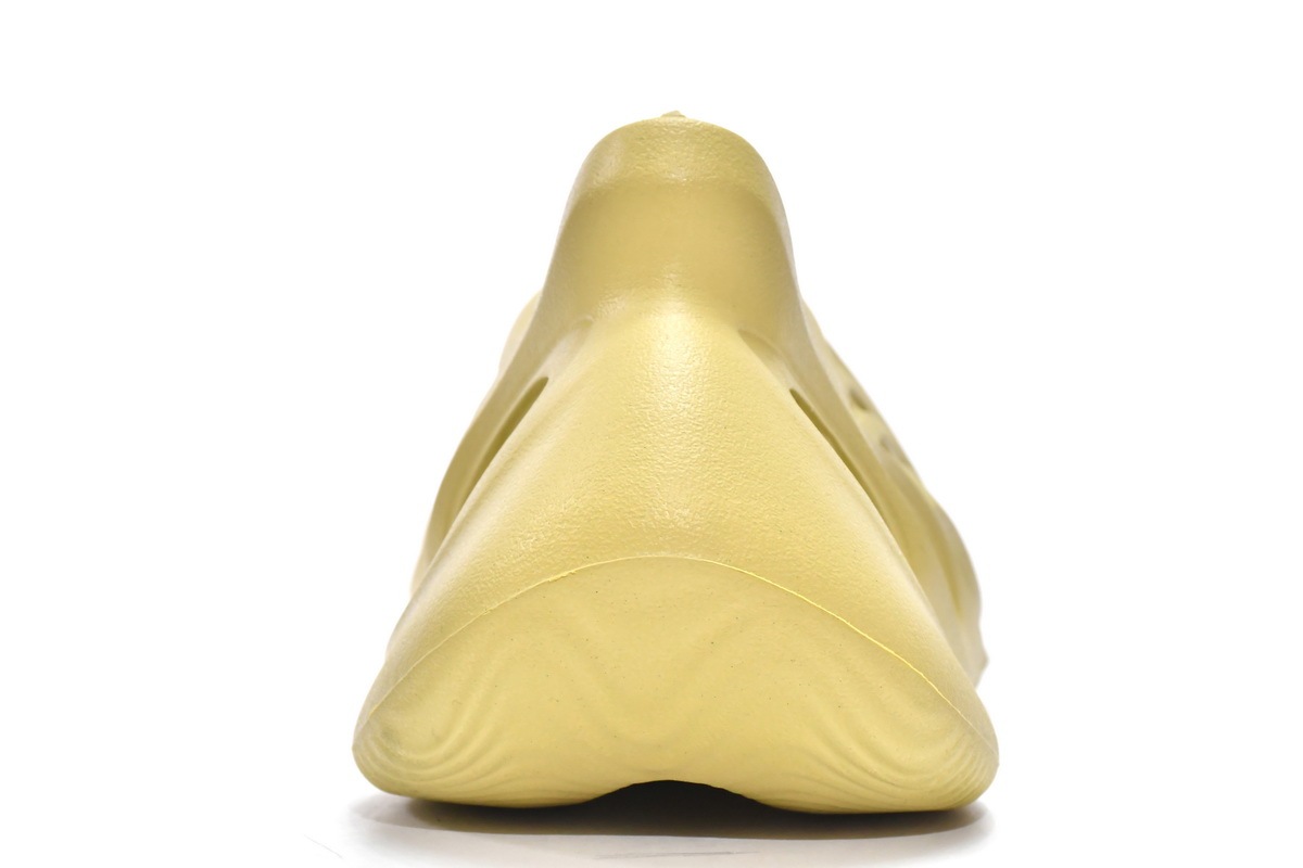adidas Yeezy Foam RNNR Sulfur GV6775