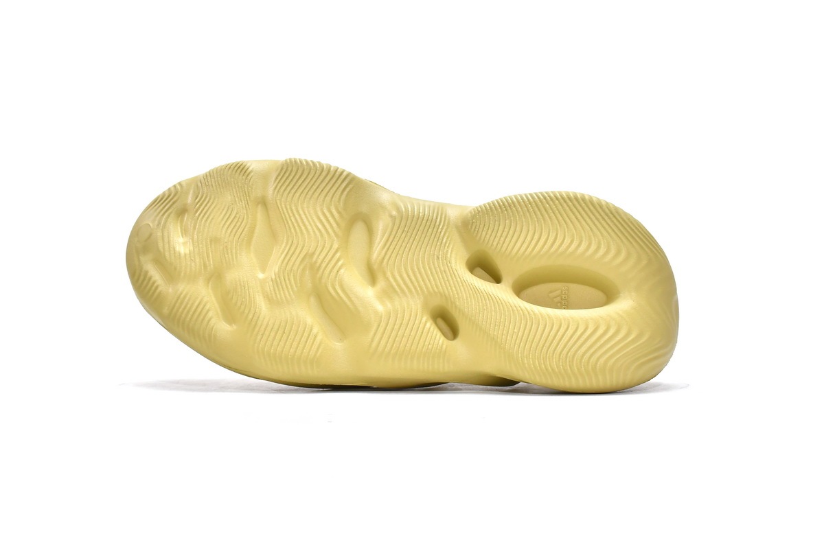 adidas Yeezy Foam RNNR Sulfur GV6775