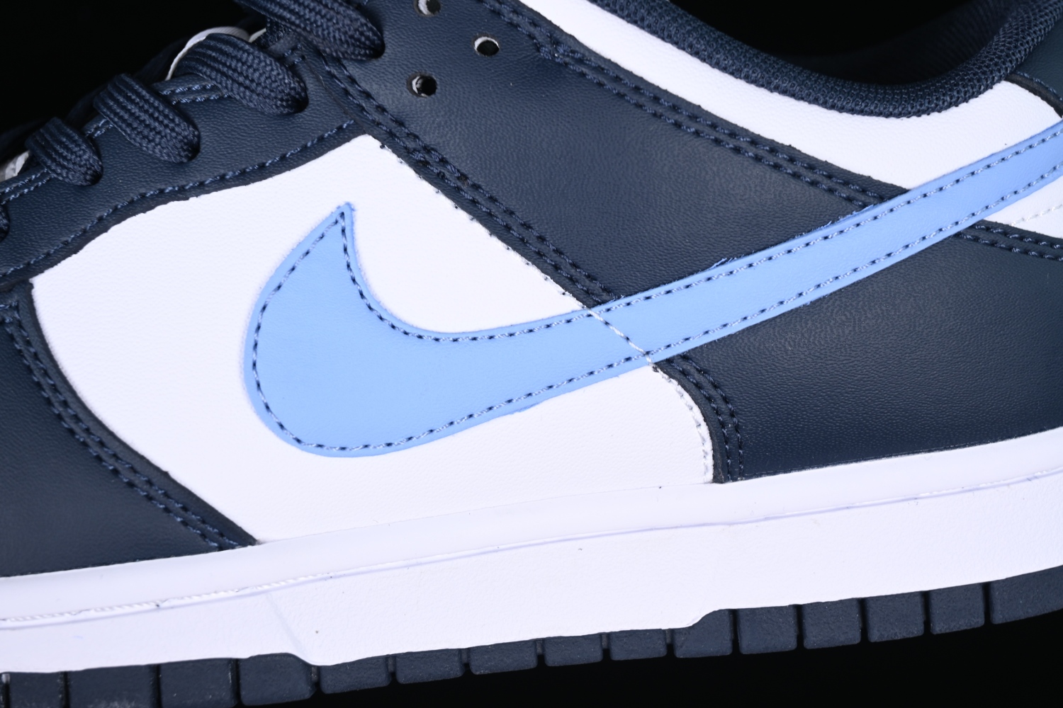 Nike Dunk Low Midnight Navy University Blue FN7800-400