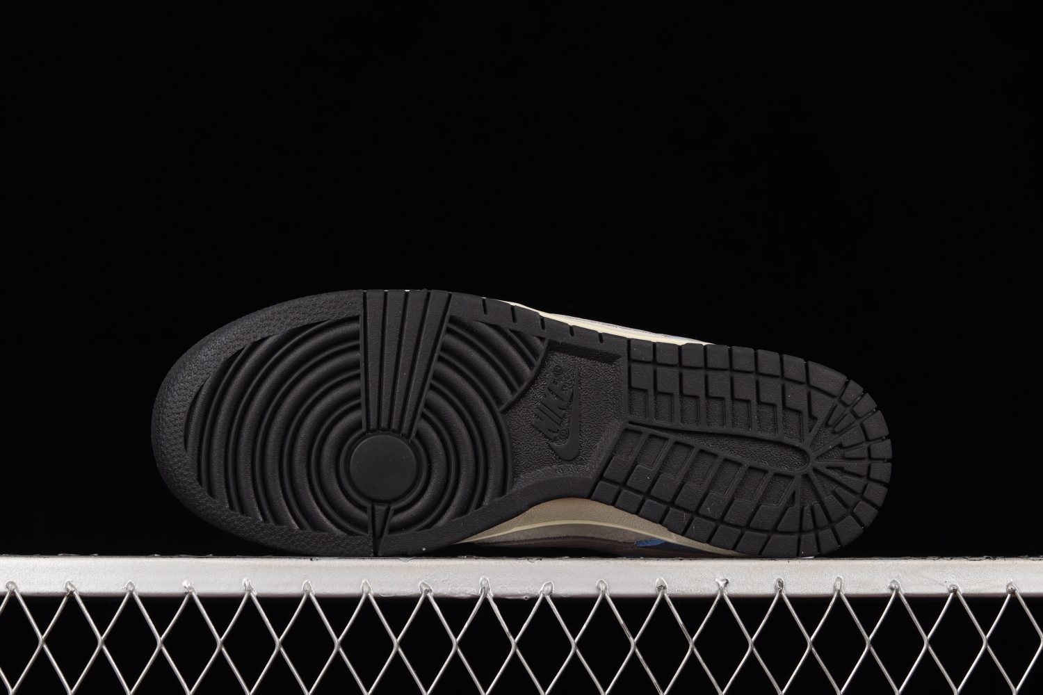 Otomo Katsuhiro x Nk SB Dunk Low  Steamboy OST DO7412-987