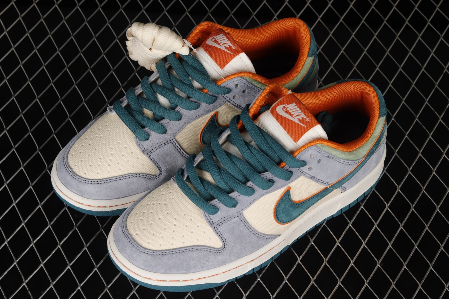 Otomo Katsuhiro x Nk SB Dunk Low  Steamboy OST LF0039-017