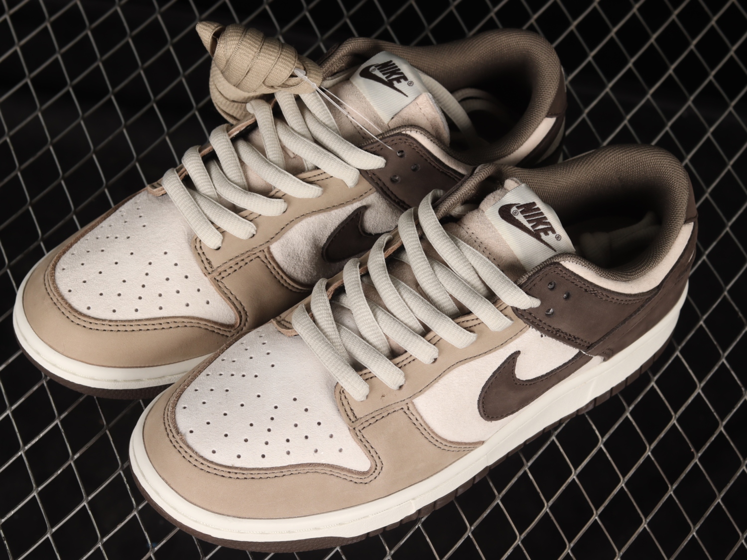 Otomo Katsuhiro x Nk SB Dunk Low  Steamboy OST LF0039-020