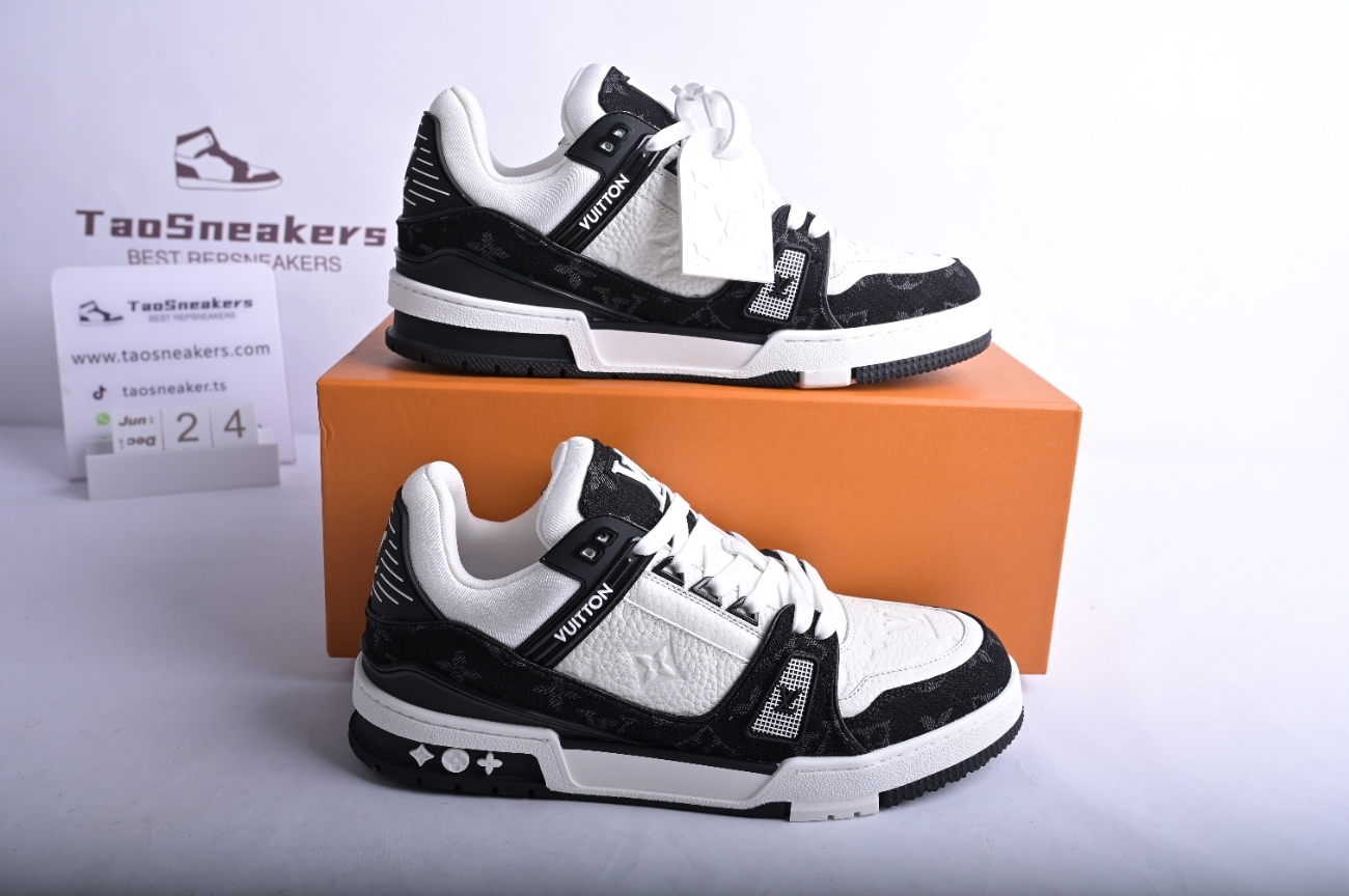 Lo**s Vu**ton LV Trainer White Black 1A9JGB/1A9JG3
