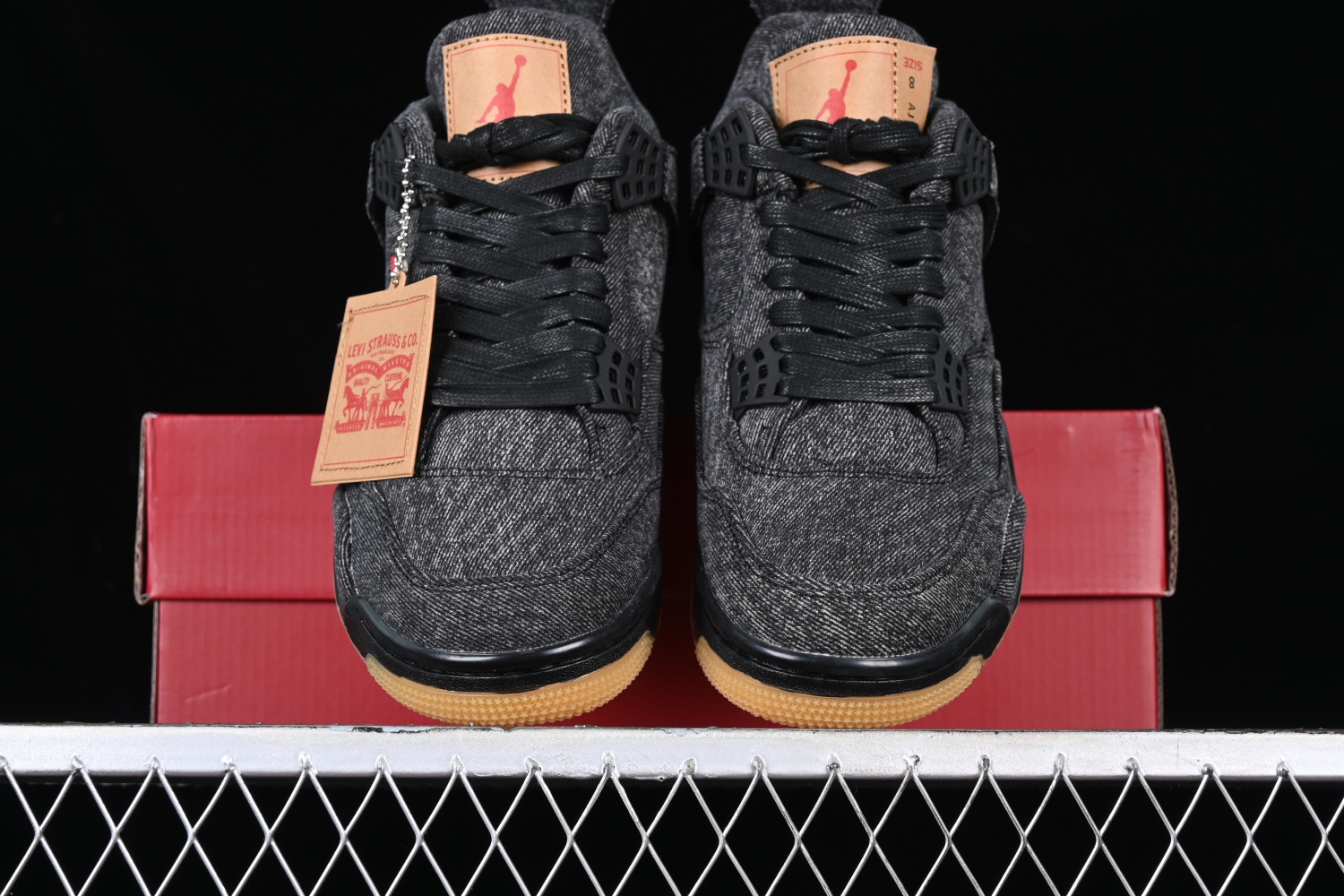 Jordan 4 Retro Levi