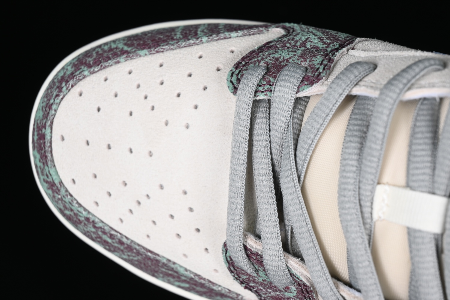 Nike SB Dunk Low Crenshaw Skate Club FN4193-100