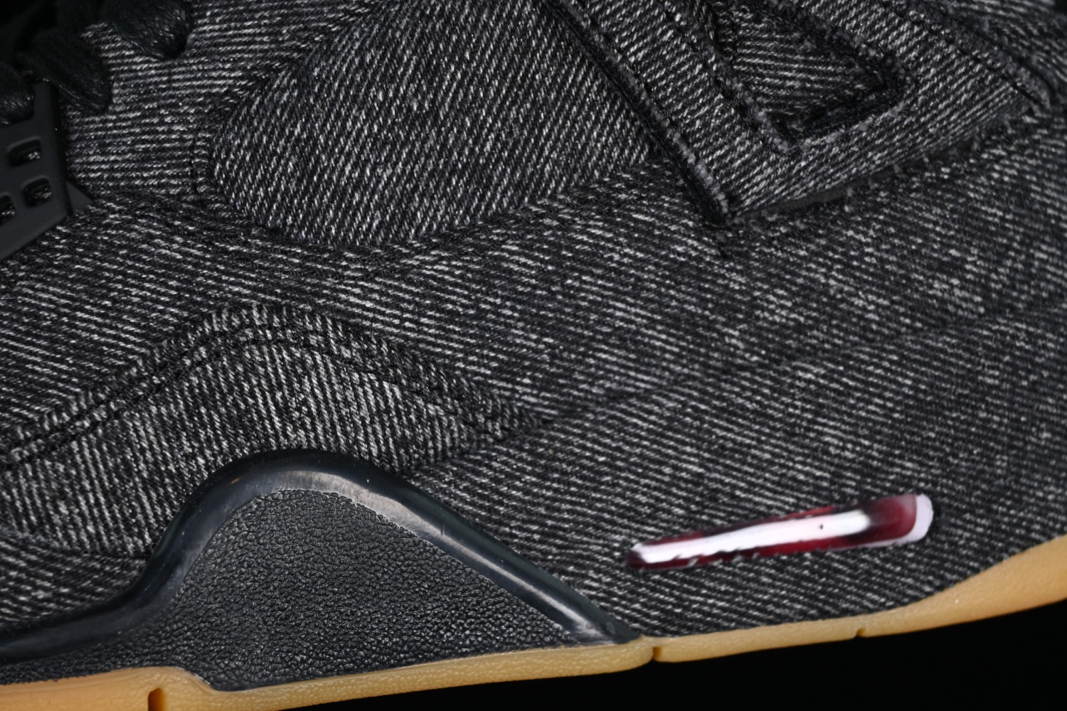 Jordan 4 Retro Levi