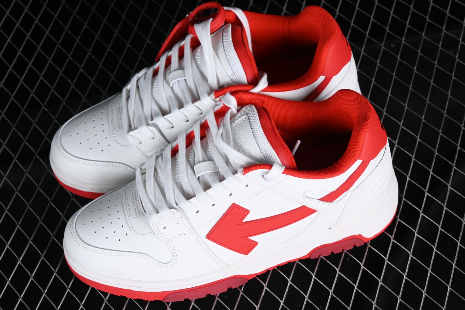 OFF-WHITE Out Of Office  OOO  Low Tops White Red OMIA189S22LEA0010125