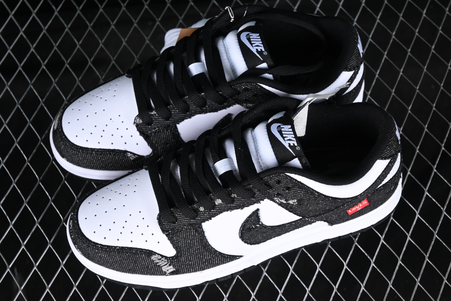 Nk SB Dunk Low Levis LE0021-006