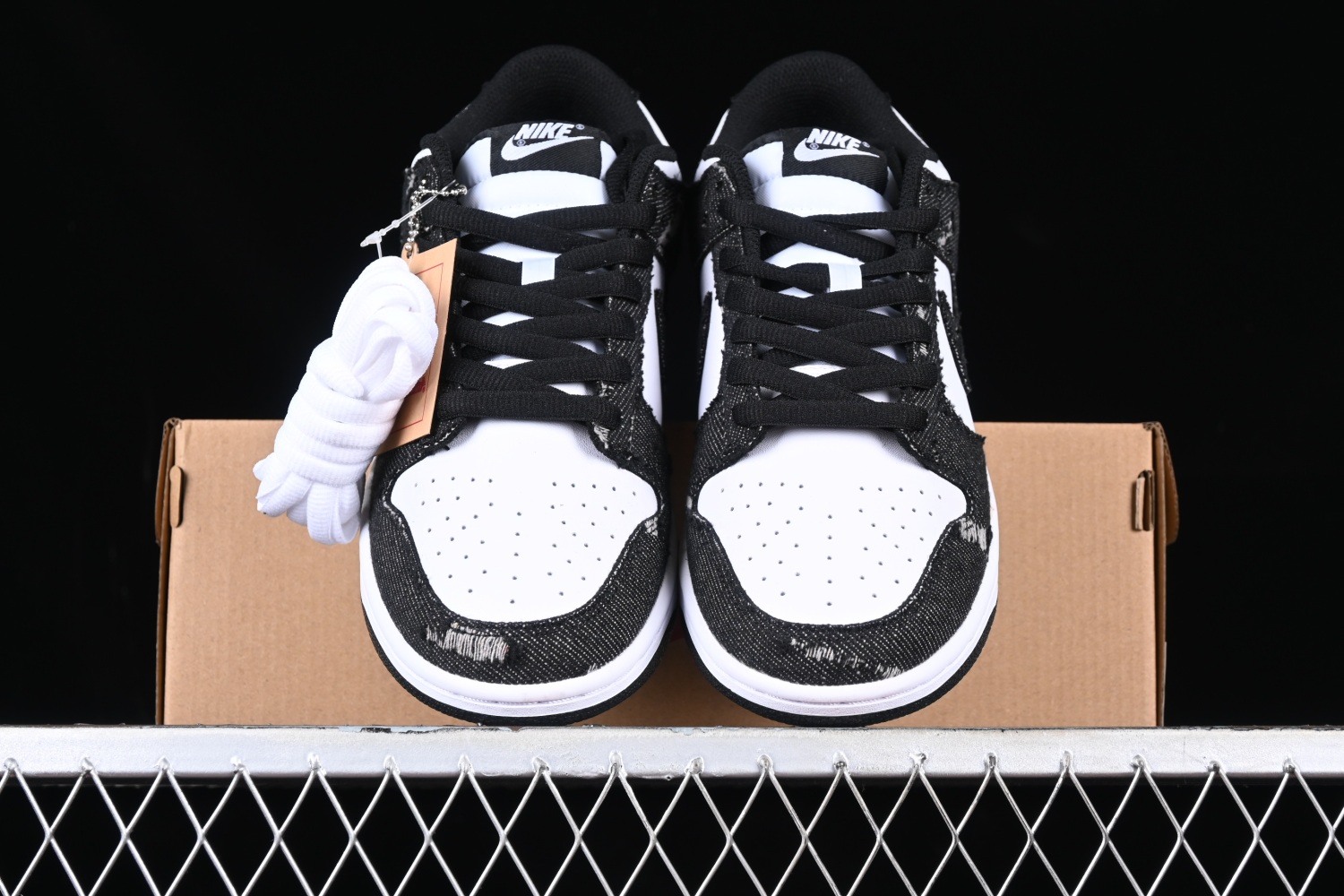 Nk SB Dunk Low Levis LE0021-006