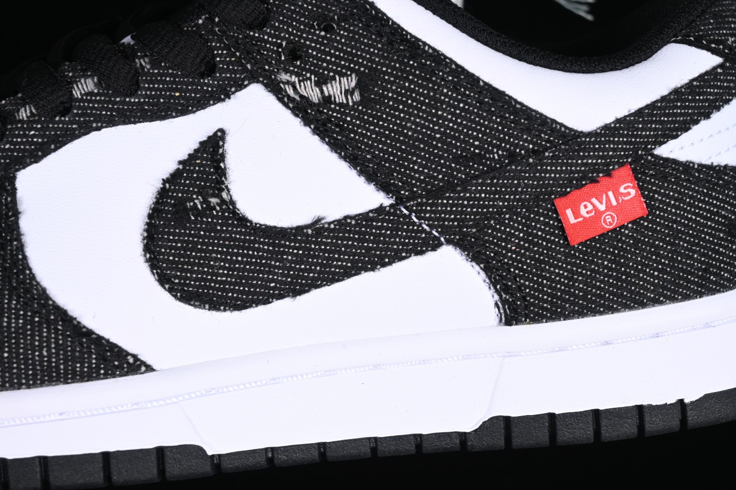 Nk SB Dunk Low Levis LE0021-006