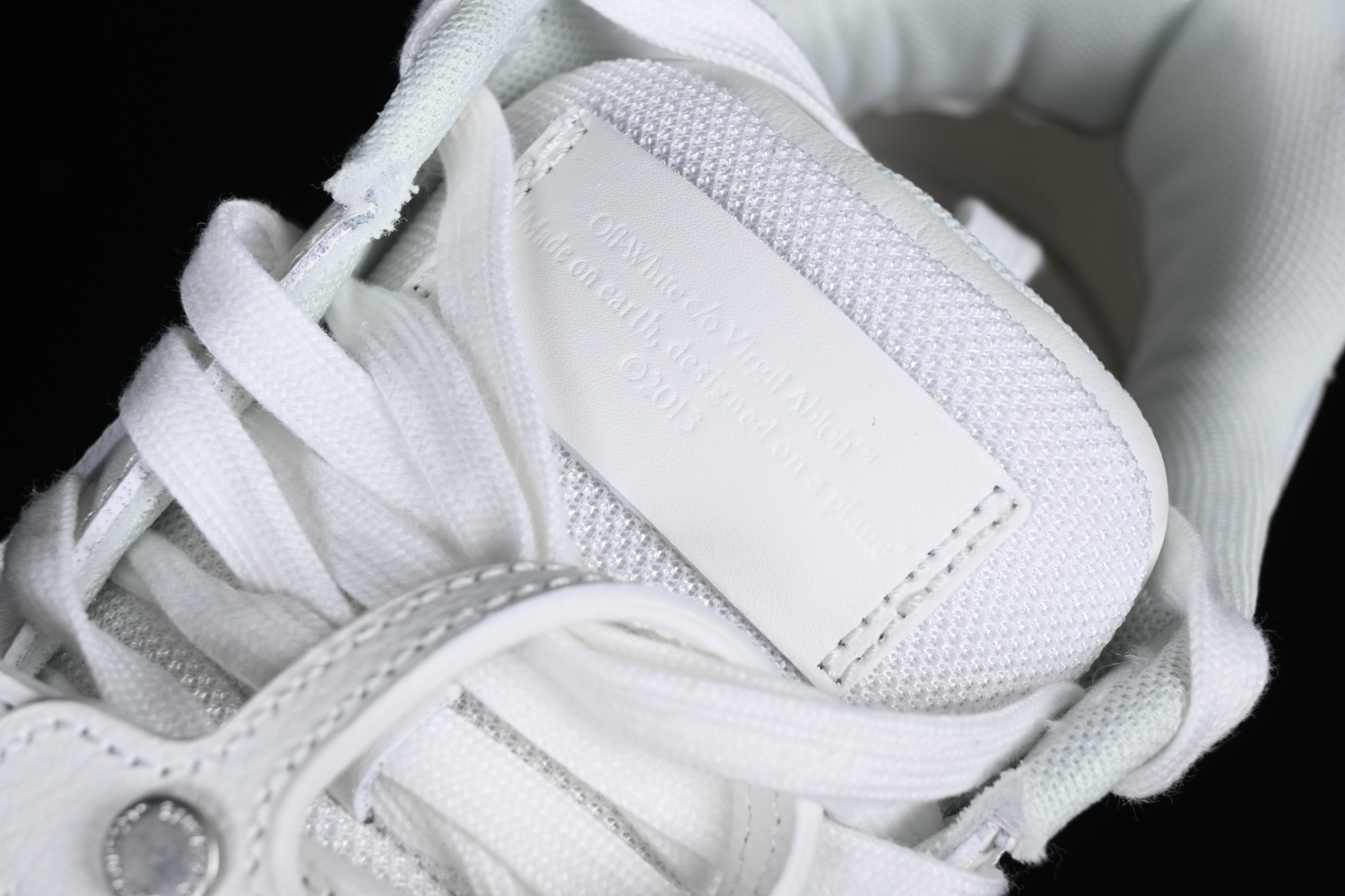 OFF-WHITE Out Of Office OOO Low Tops Triple White OMIA189C99LEA0010100