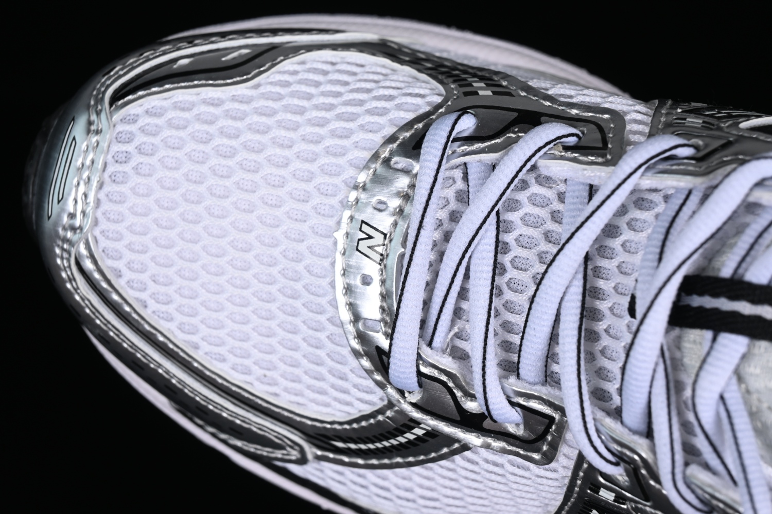 New Bal*nce 860v2 Black White Silver ML860XD