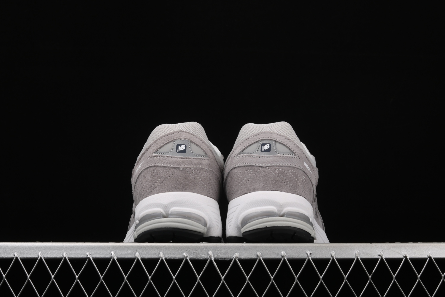 New Bal*nce 860v2 Grey ML860XH