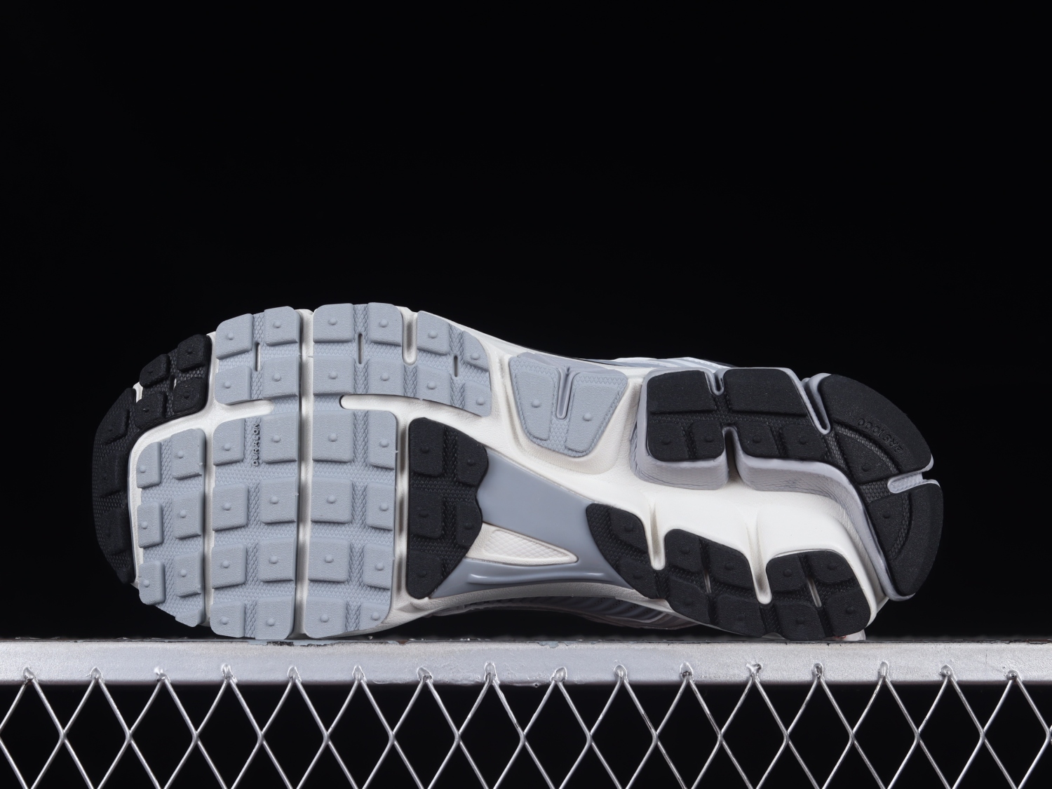 WMNS ZOOM VOMERO 5 