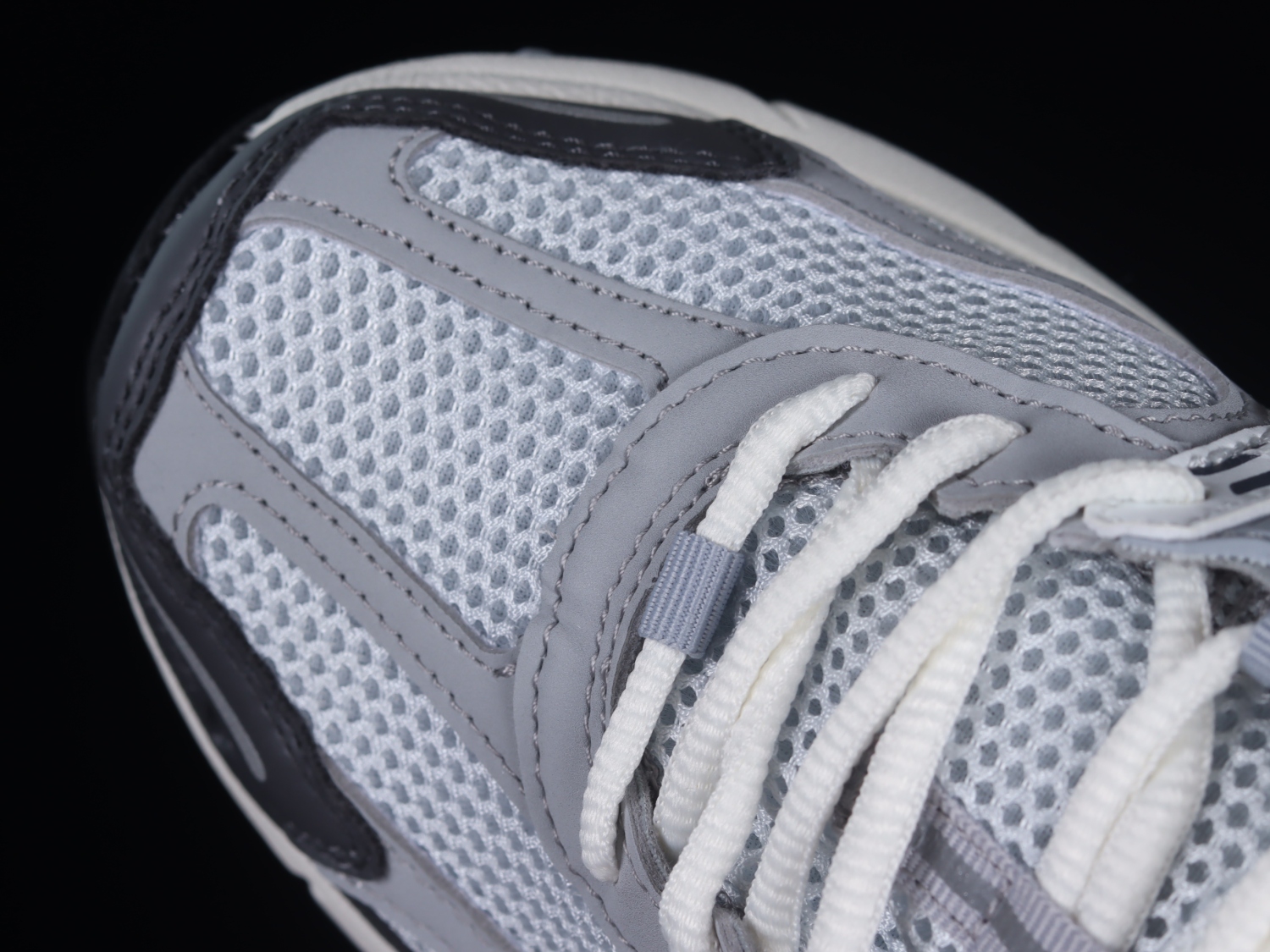 WMNS ZOOM VOMERO 5 