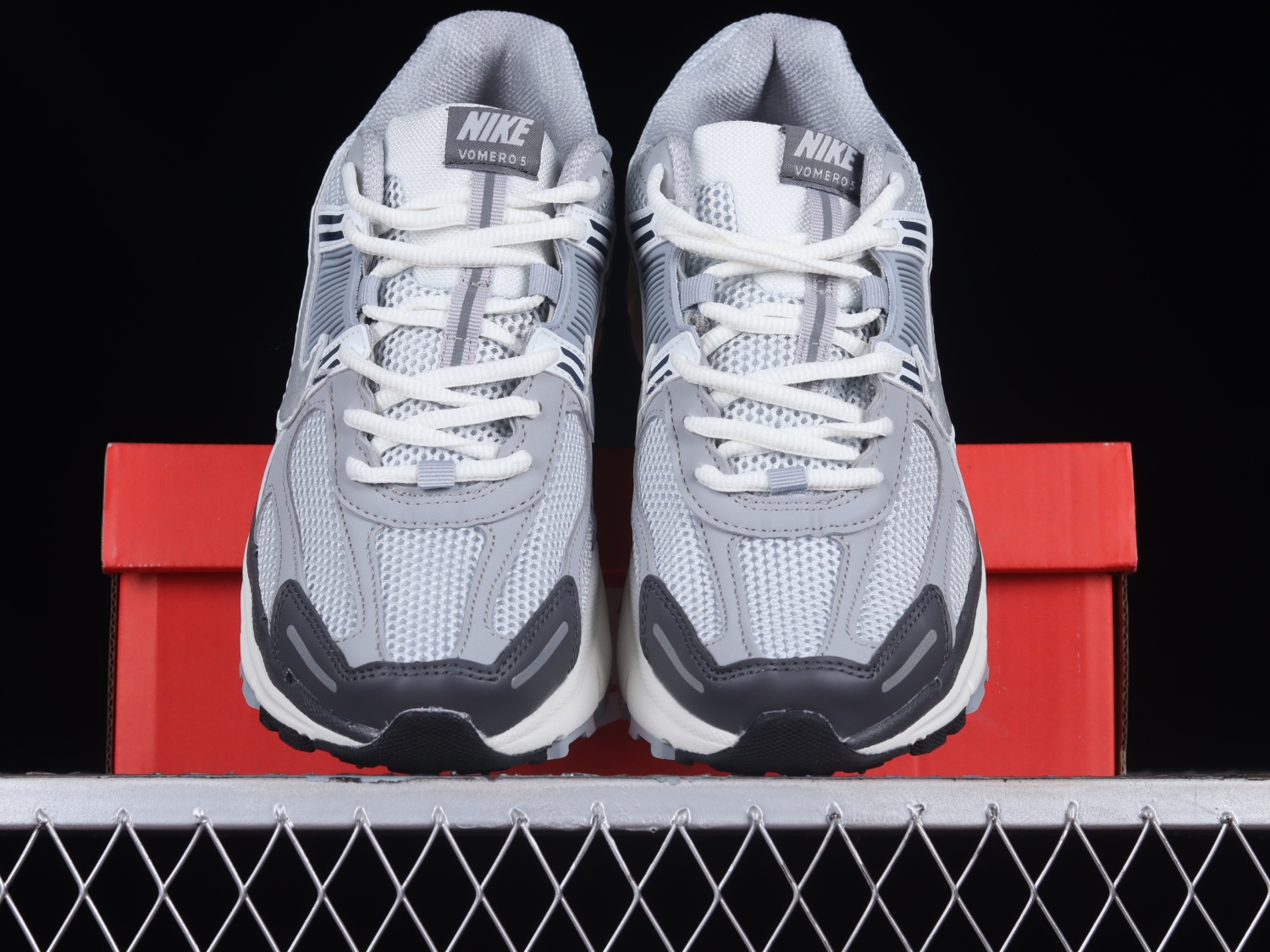WMNS ZOOM VOMERO 5 