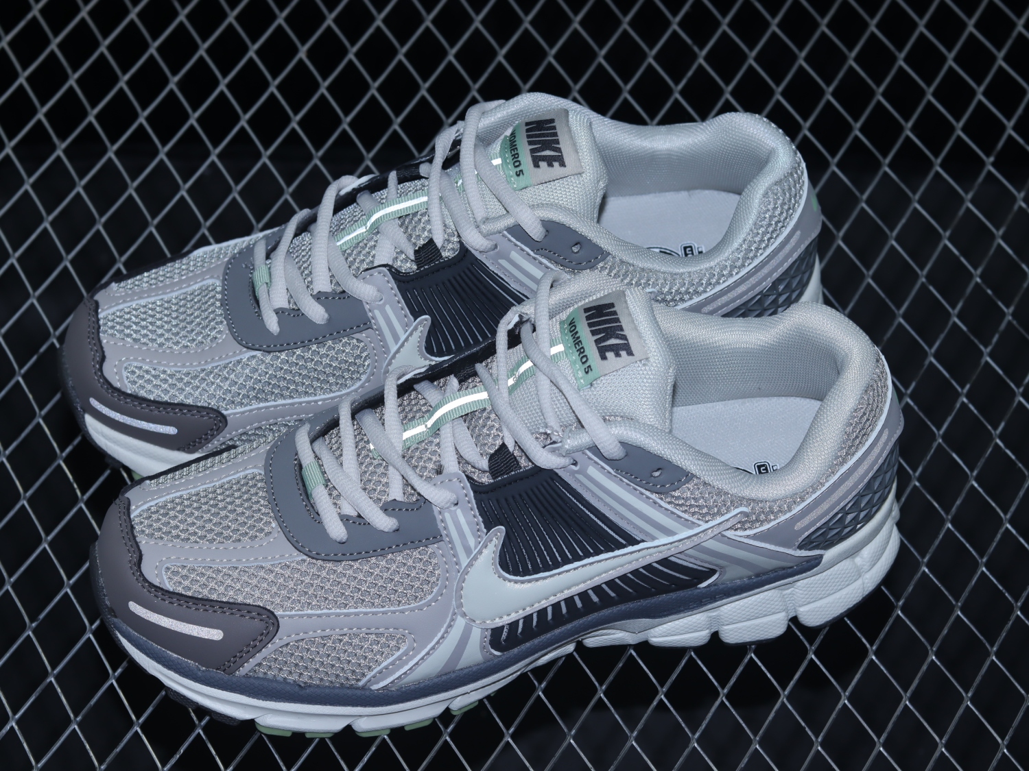 Nike Zoom Vomero 5 Cobblestone Flat Pewter (Women